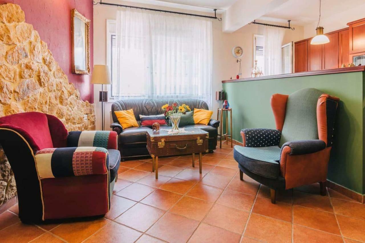 Gallery Home,Downtown, Ioannina. 외부 사진